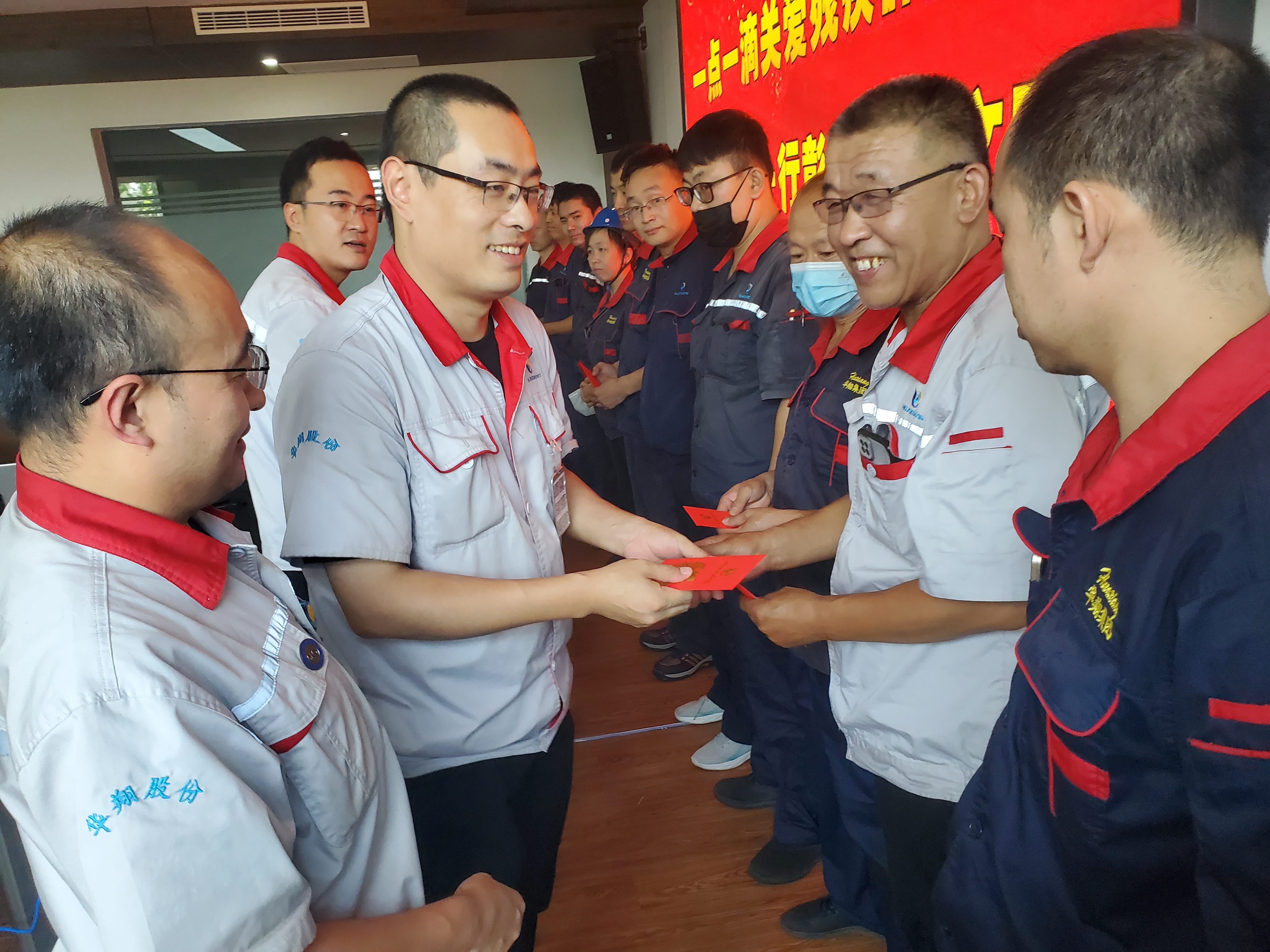 “扶殘助殘有你有我”，華翔很暖心！